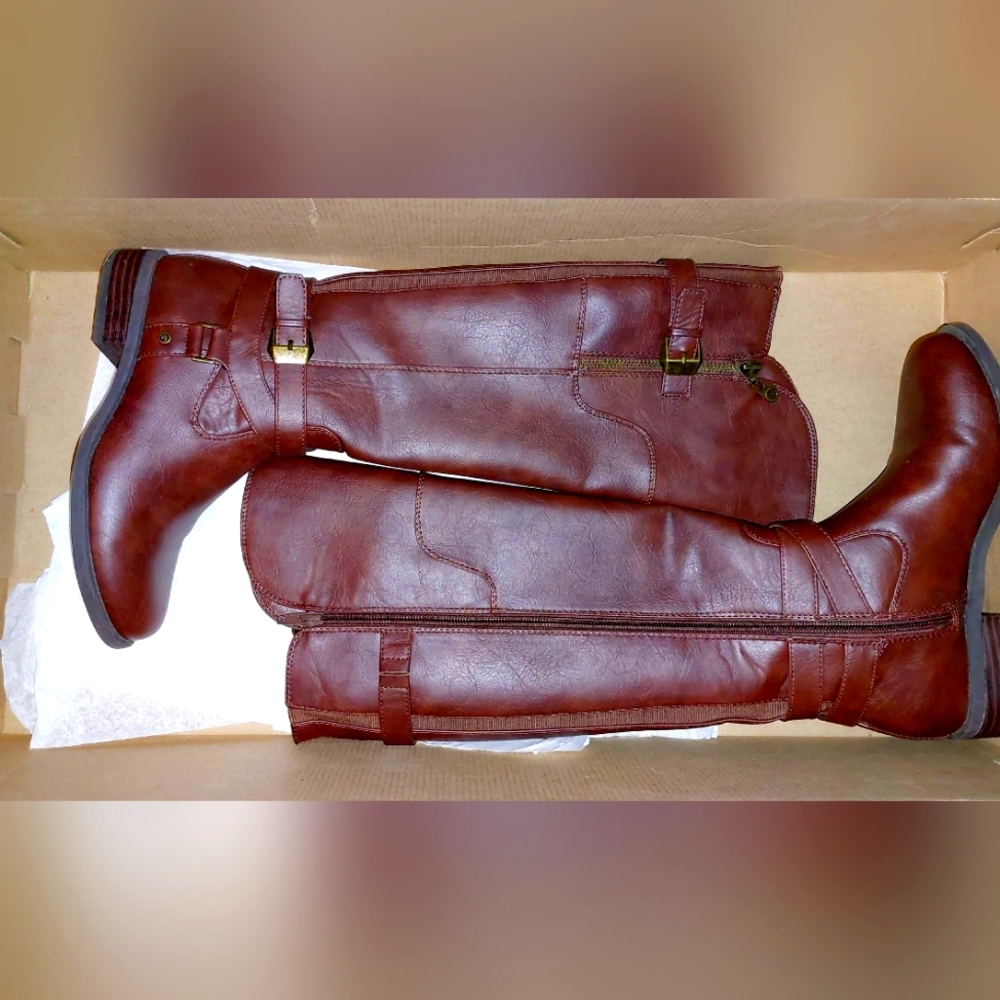 Tall brown (knee height) g by Guess boots 👢